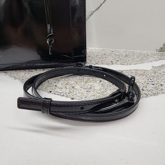 MARC JACOBS Mini Grind Patent Crossbody Tote In Black - Picture 14 of 15